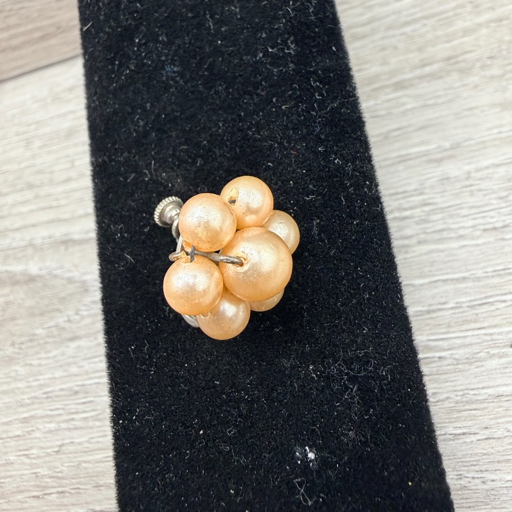 Elegant Gold Tone‎ Cluster Pearl Brooch